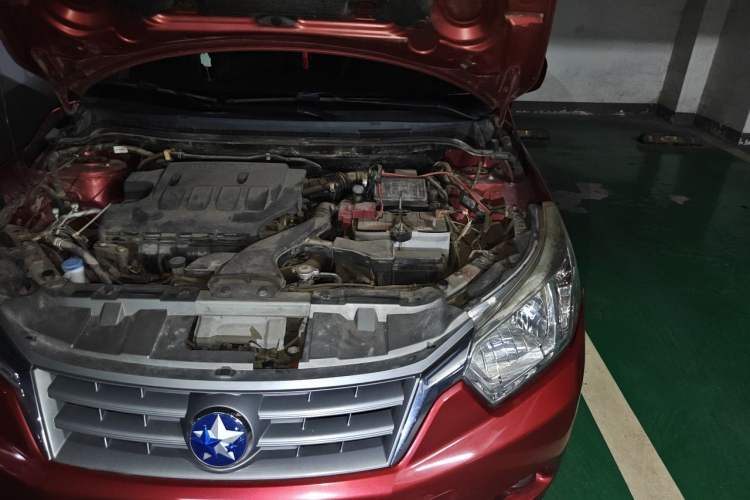 Used Venucia R50 2013 1.6L Automatic Fashion Edition Engine Bay Left