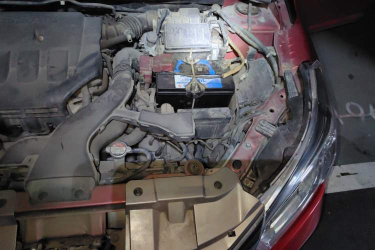Used Venucia R50 2013 1.6L Automatic Fashion Edition Engine Bay Left