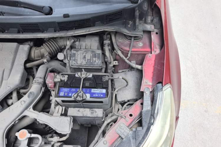 Used Venucia R50 2013 1.6L Manual Fashion Edition Engine Bay Left