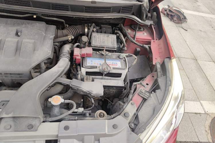 Used Venucia R50 2013 1.6L Automatic Luxury Edition Engine Bay Left