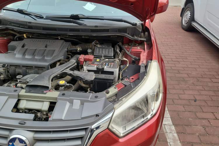 Used Venucia R50 2013 1.6L Manual Version with Beidou Navigation Engine Bay Left