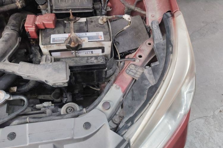 Used Venucia R50 2013 1.6L Manual Fashion Edition Engine Bay Left