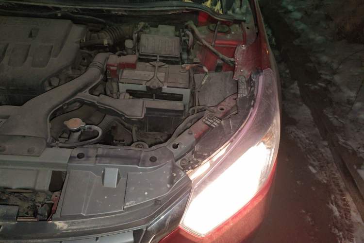 Used Venucia R50 2013 1.6L Automatic Fashion Edition Engine Bay Left