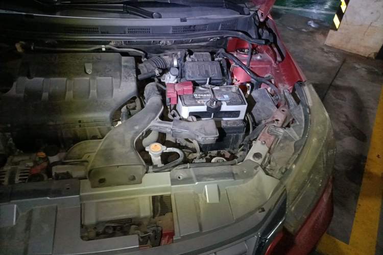 Used Venucia R50 2013 1.6L Manual Fashion Edition Engine Bay Left