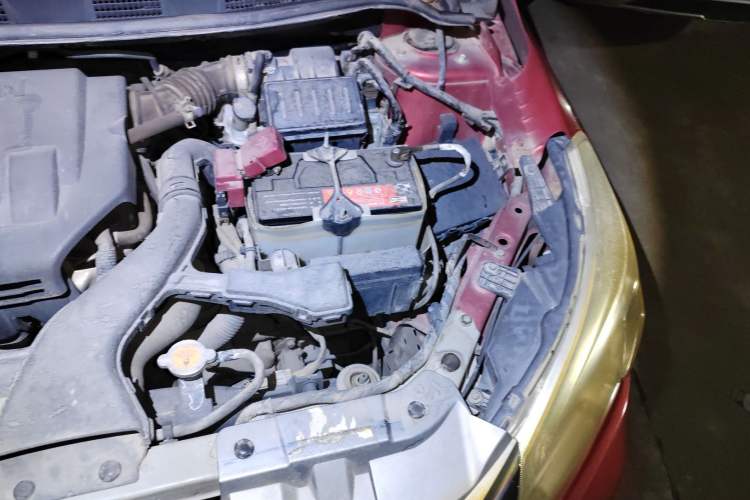 Used Venucia R50 2013 1.6L Manual Fashion Edition Engine Bay Left