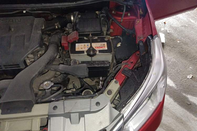 Used Venucia R50 2013 1.6L Automatic Luxury Edition Engine Bay Left