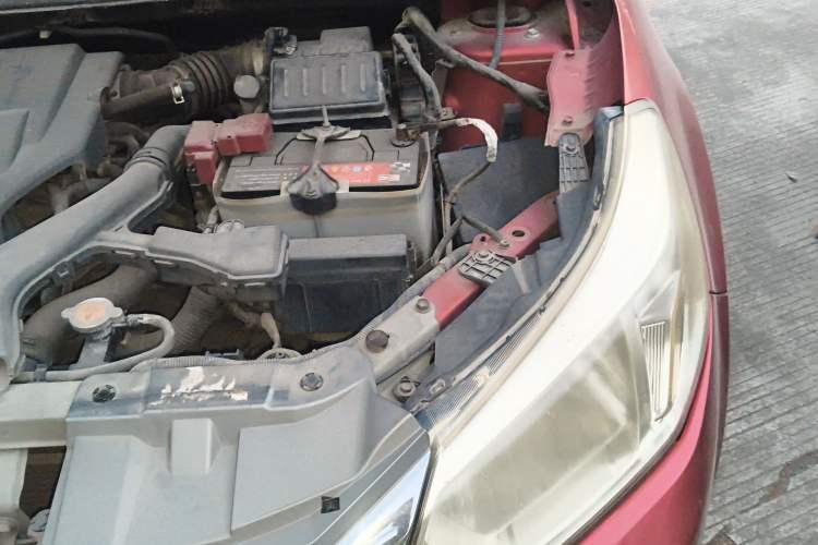 Used Venucia R50 2013 1.6L Manual Fashion Edition Engine Bay Left