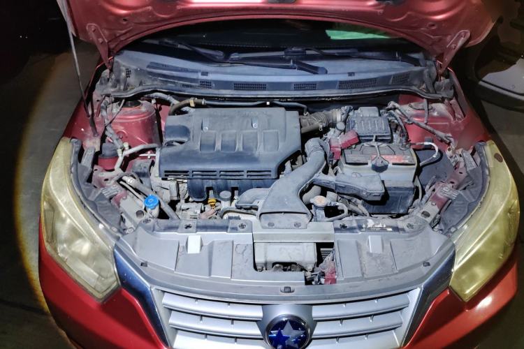 Used Venucia R50 2013 1.6L Manual Fashion Edition Engine Bay