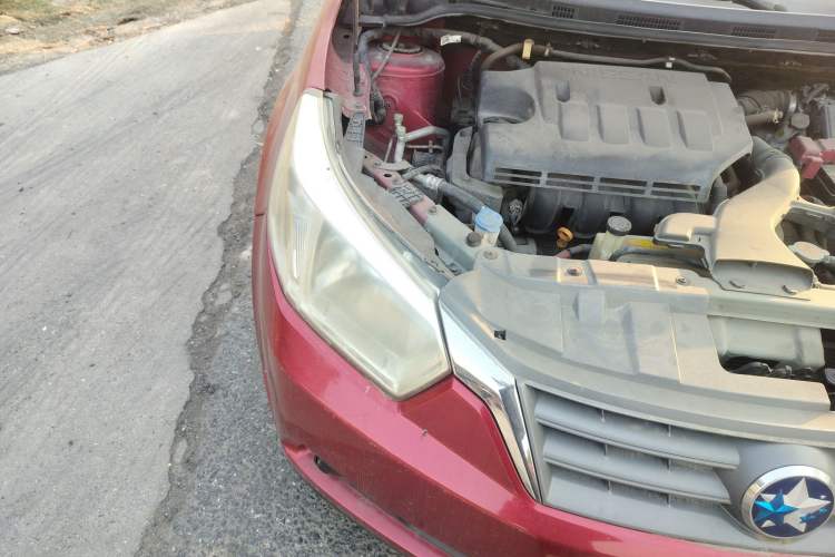 Used Venucia R50 2013 1.6L Manual Fashion Edition Engine Bay Right