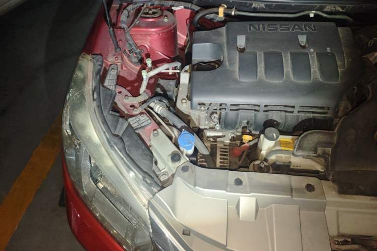 Used Venucia R50 2013 1.6L Automatic Fashion Edition Engine Bay Right