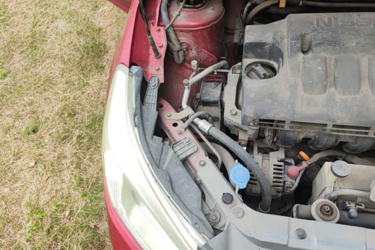 Used Venucia R50 2013 1.6L Automatic Luxury Edition Engine Bay Right