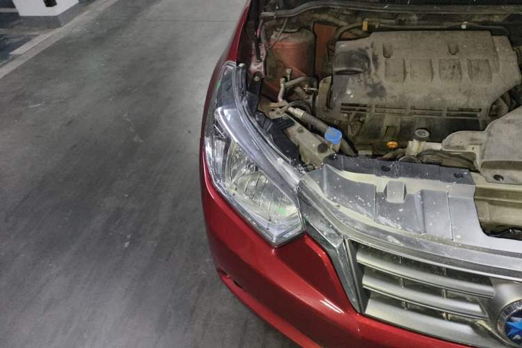 Used Venucia R50 2013 1.6L Manual Fashion Edition Engine Bay Right