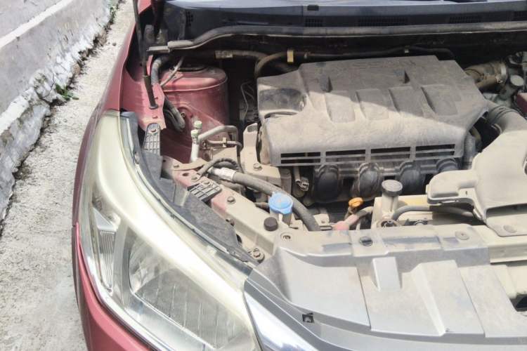 Used Venucia R50 2013 1.6L Manual Fashion Edition Engine Bay Right