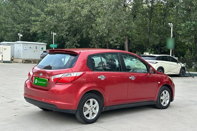 Used Venucia R50 2013 1.6L Manual Fashion Edition Exterior 1