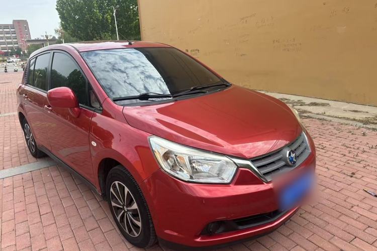 Used Venucia R50 2013 1.6L Manual Fashion Edition Exterior 2