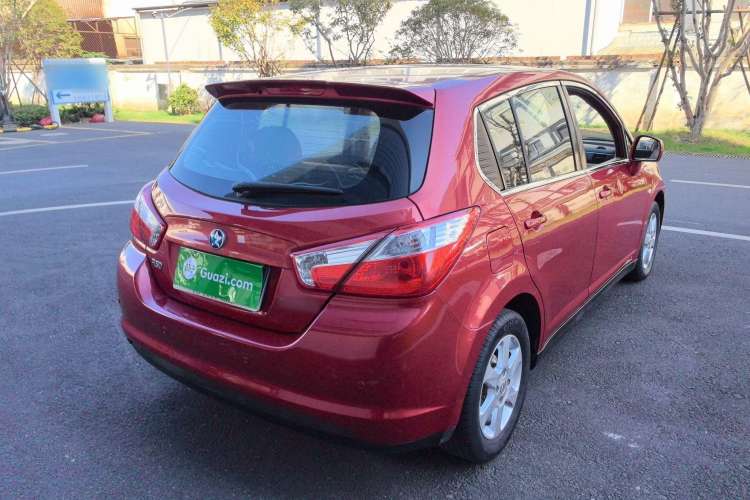 Used Venucia R50 2013 1.6L Automatic Luxury Edition Exterior 3