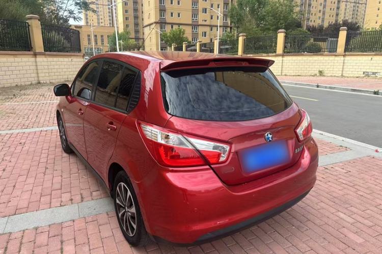 Used Venucia R50 2013 1.6L Manual Fashion Edition Exterior 3