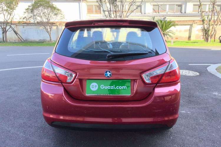Used Venucia R50 2013 1.6L Automatic Luxury Edition Exterior 4