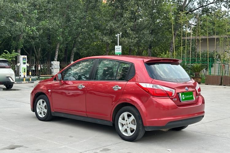 Used Venucia R50 2013 1.6L Manual Fashion Edition Exterior 4