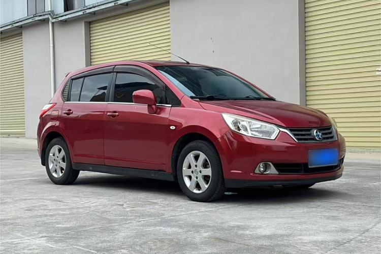 Used Venucia R50 2013 1.6L Automatic Fashion Edition Exterior 4