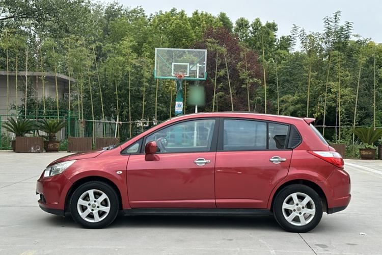 Used Venucia R50 2013 1.6L Manual Fashion Edition Exterior 5