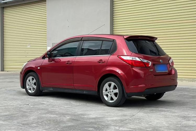 Used Venucia R50 2013 1.6L Automatic Fashion Edition Exterior 5