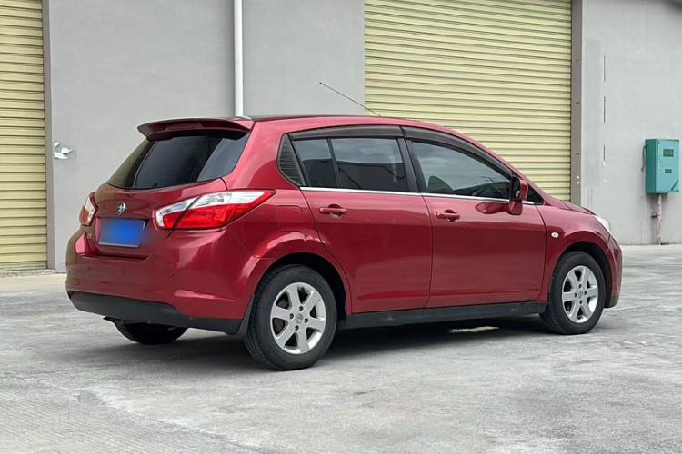 Used Venucia R50 2013 1.6L Automatic Fashion Edition Exterior 6