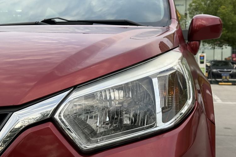 Used Venucia R50 2013 1.6L Manual Fashion Edition Exterior 8