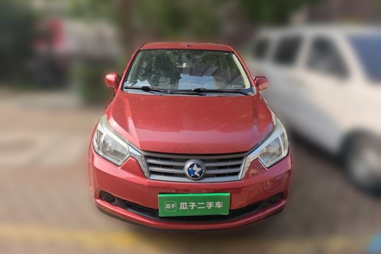 Used Venucia R50 2013 1.6L Automatic Fashion Edition Front