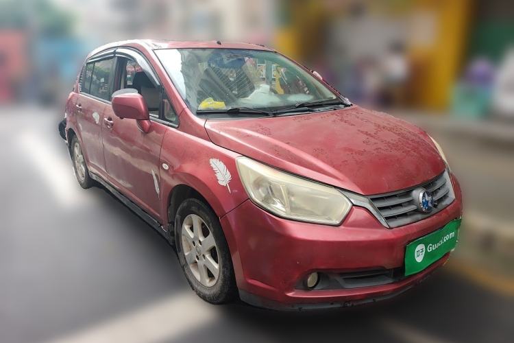 Used Venucia R50 2013 1.6L Manual Luxury Edition Front Right 45 Deg