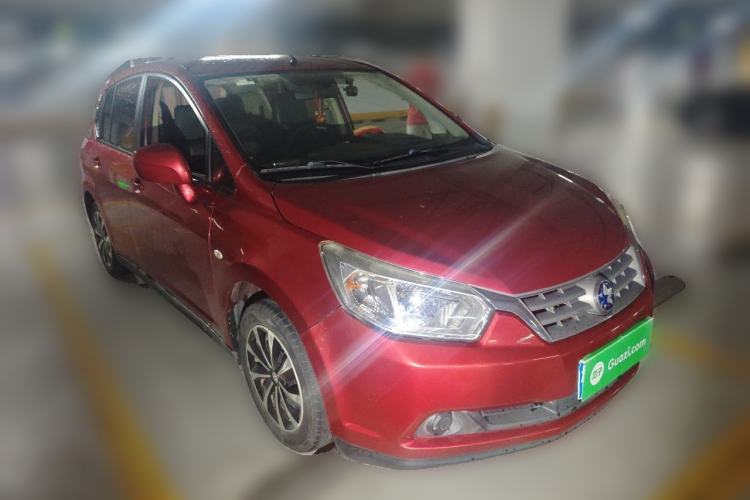 Used Venucia R50 2013 1.6L Automatic Fashion Edition Front Right 45 Deg