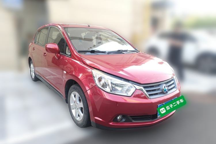 Used Venucia R50 2013 1.6L Automatic Luxury Edition Front Right 45 Deg