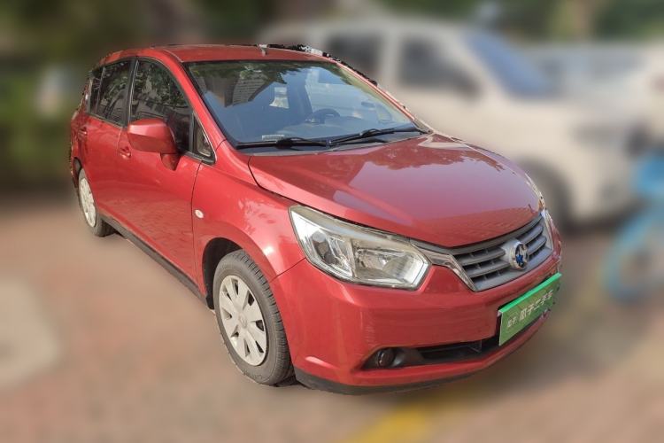 Used Venucia R50 2013 1.6L Automatic Fashion Edition Front Right 45 Deg