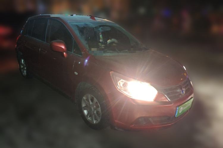 Used Venucia R50 2013 1.6L Automatic Fashion Edition Front Right 45 Deg