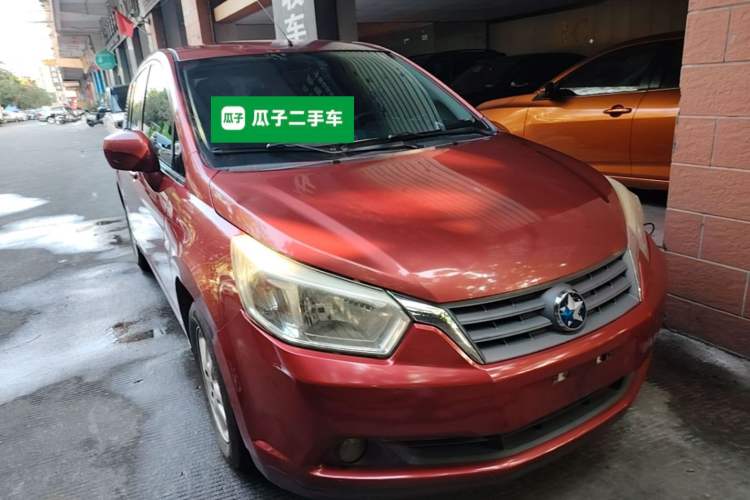 Used Venucia R50 2013 1.6L Automatic Fashion Edition Front Right 45 Deg