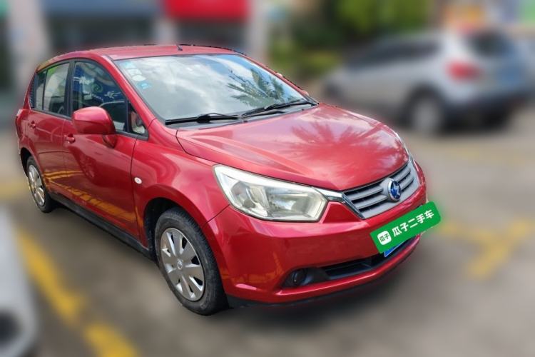 Used Venucia R50 2013 1.6L Manual Fashion Edition Front Right 45 Deg