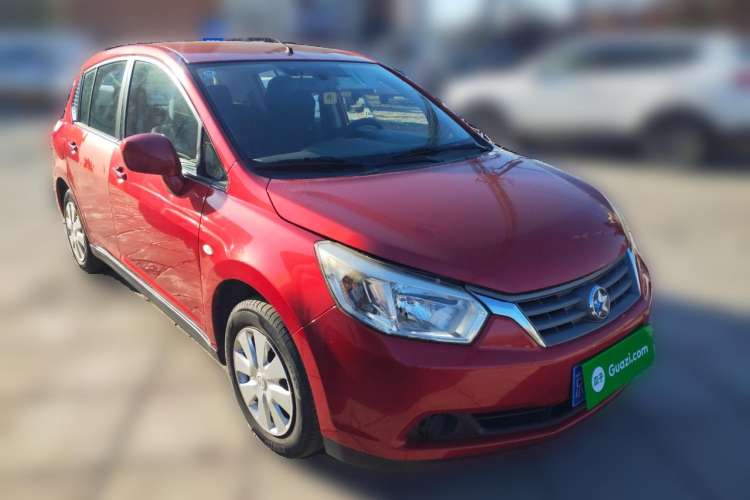 Used Venucia R50 2013 1.6L Automatic Fashion Edition Front Right 45 Deg