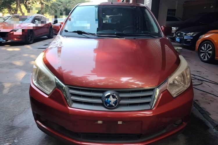 Used Venucia R50 2013 1.6L Automatic Fashion Edition Front