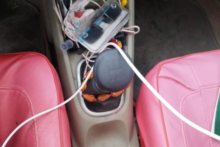 Used Venucia R50 2013 1.6L Manual Fashion Edition Gear Lever