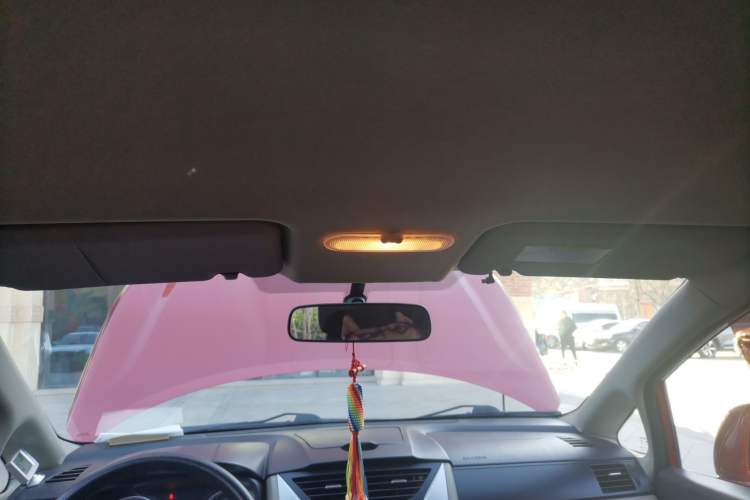 Used Venucia R50 2013 1.6L Automatic Fashion Edition Headliner