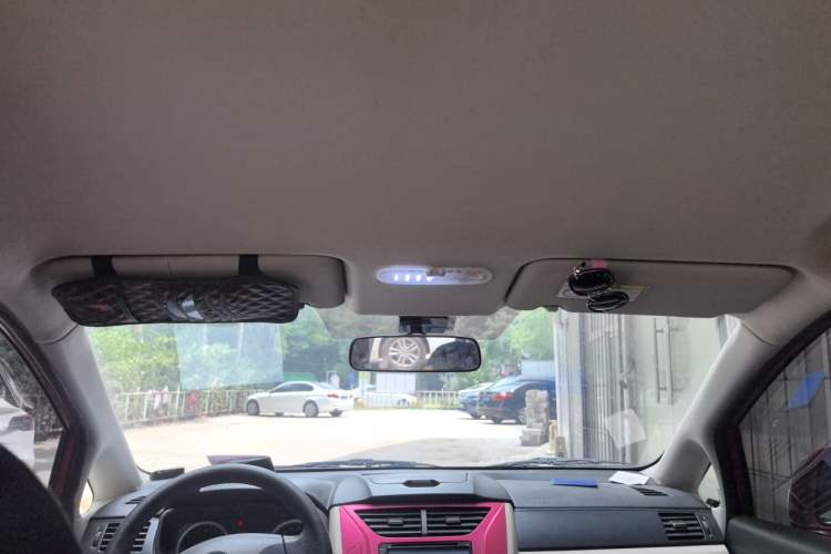 Used Venucia R50 2013 1.6L Manual Fashion Edition Headliner