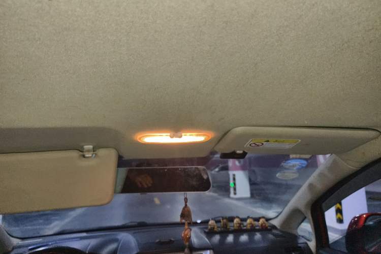 Used Venucia R50 2013 1.6L Manual Fashion Edition Headliner