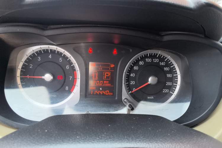 Used Venucia R50 2013 1.6L Automatic Luxury Edition Instrument Cluster