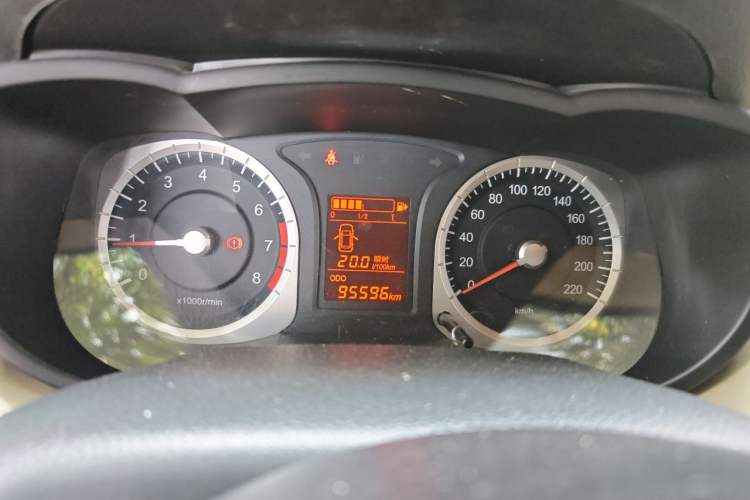 Used Venucia R50 2013 1.6L Manual Fashion Edition Instrument Cluster