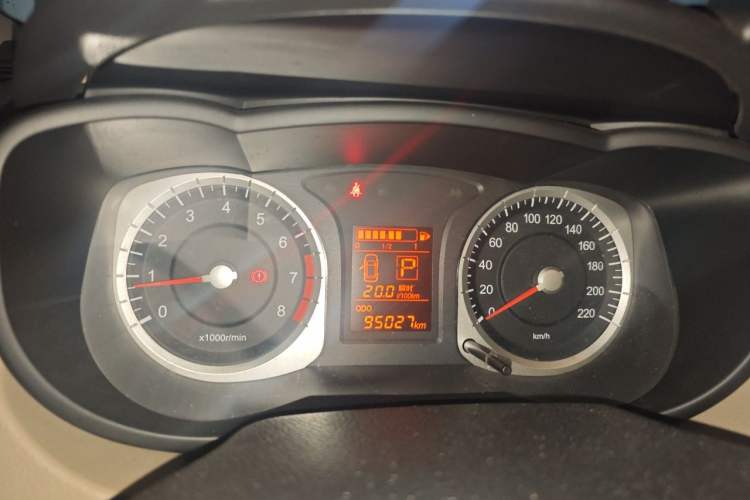 Used Venucia R50 2013 1.6L Automatic Fashion Edition Instrument Cluster