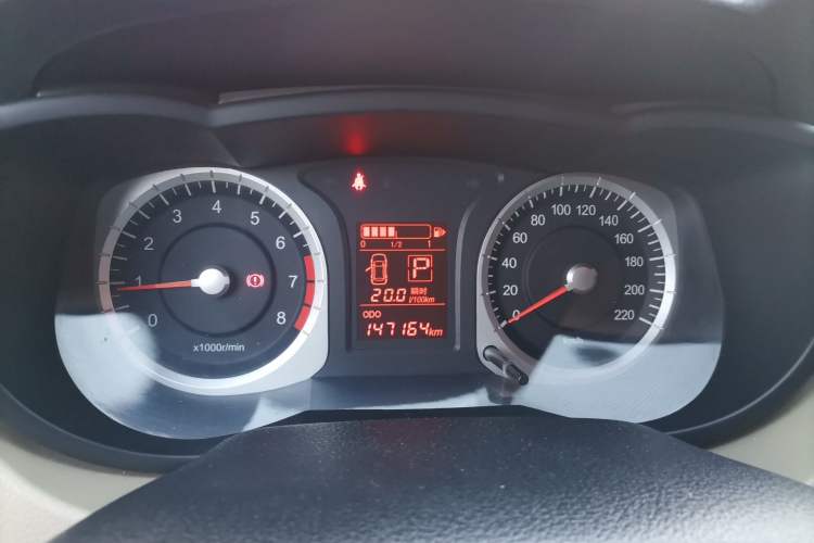 Used Venucia R50 2013 1.6L Automatic Fashion Edition Instrument Cluster