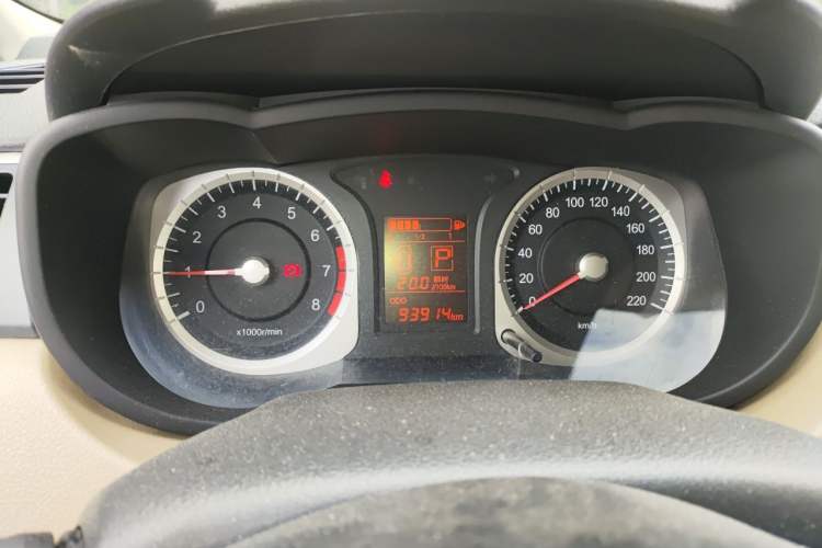 Used Venucia R50 2013 1.6L Automatic Luxury Edition Instrument Cluster