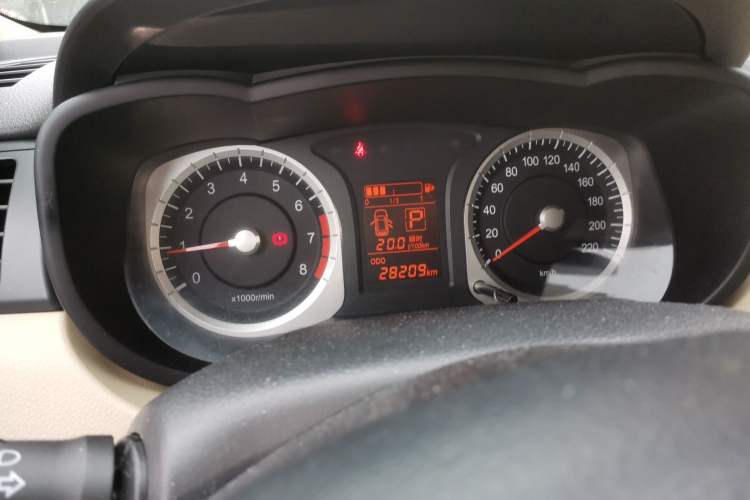 Used Venucia R50 2013 1.6L Automatic Fashion Edition Instrument Cluster