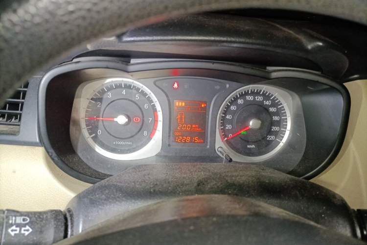Used Venucia R50 2013 1.6L Manual Fashion Edition Instrument Cluster