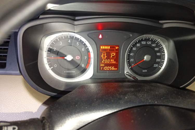 Used Venucia R50 2013 1.6L Automatic Luxury Edition Instrument Cluster